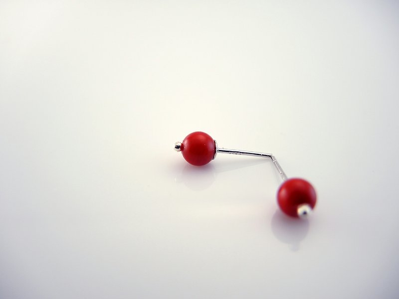 "Full Moon Full Moon" classic ear ear pin earrings - red sea bamboo section - Earrings & Clip-ons - Gemstone Red
