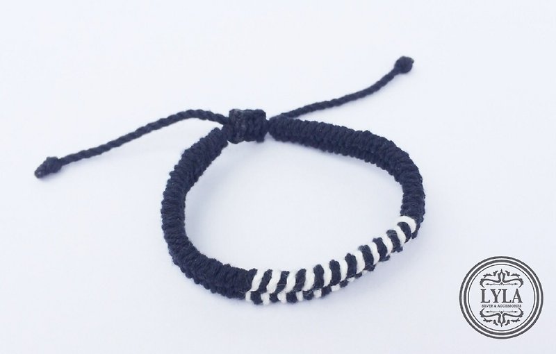 Black white braid - สร้อยข้อมือ - ผ้าฝ้าย/ผ้าลินิน สีดำ