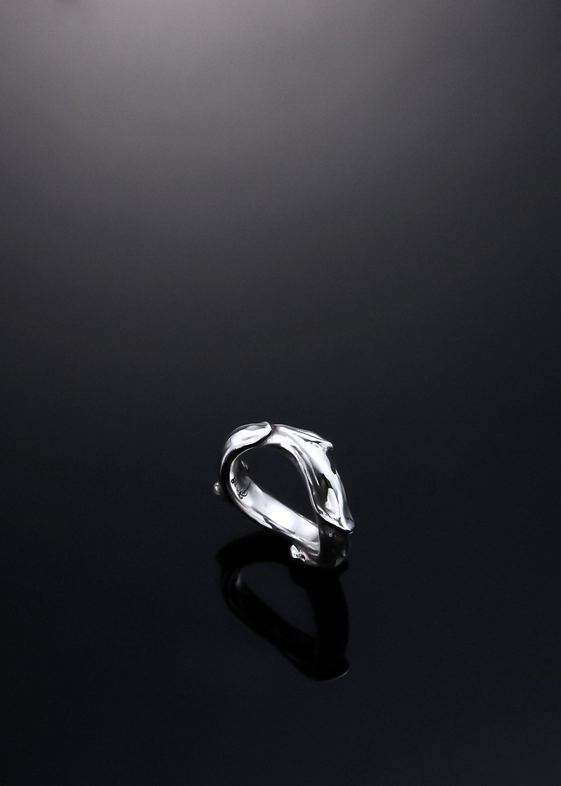 Silver Marrow Petal Ring | 骨頭花瓣簡約流線設計戒指 - 戒指 - 純銀 銀色