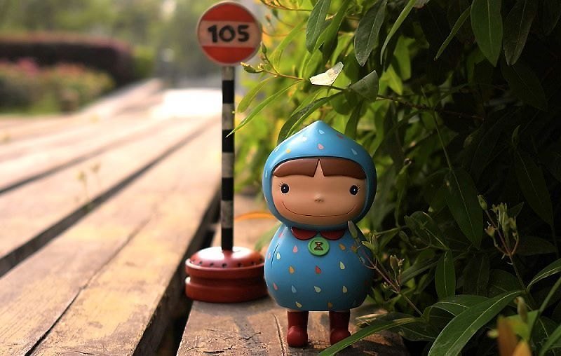 Fion KO la petite mumu raindrop doll - Posters - Resin Blue
