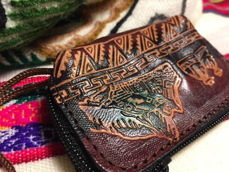 Dyeing leather handle small purse - leather imprinted Totem (Machu Picchu) - Coin Purses - Genuine Leather Brown