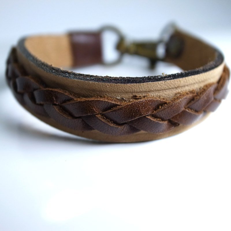 Light-colored satin matte leather combined with soft Wax leather hand-woven leather bracelet handmade New York - สร้อยข้อมือ - หนังแท้ สีนำ้ตาล
