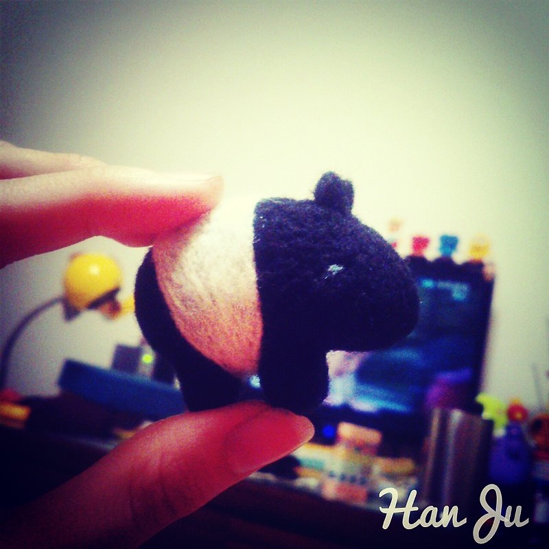 Hanju's wool. Handmade DIY Malay Tapir Realistic Series Wool Felt Mobile Phone Strap/Dust Plug/Powerful Magnet - ตุ๊กตา - ขนแกะ สีดำ