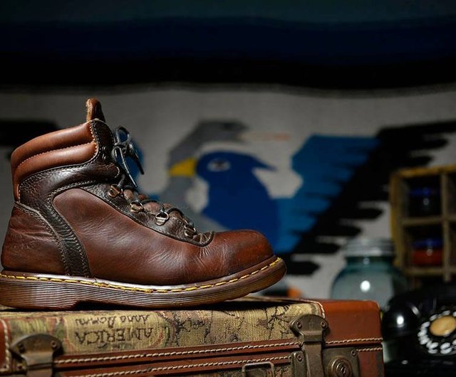 Vintage British retro brown 5-hole Dr. Martens steel toe work