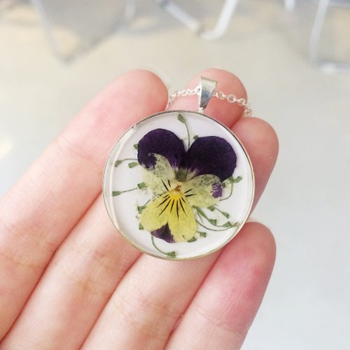 jumbo blossom necklace(珍宝押花项链)