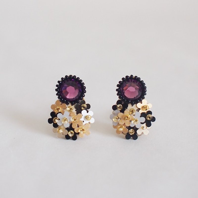 Stud earrings"bijoux & bouquet"amethyst - 耳環/耳夾 - 玻璃 紫色