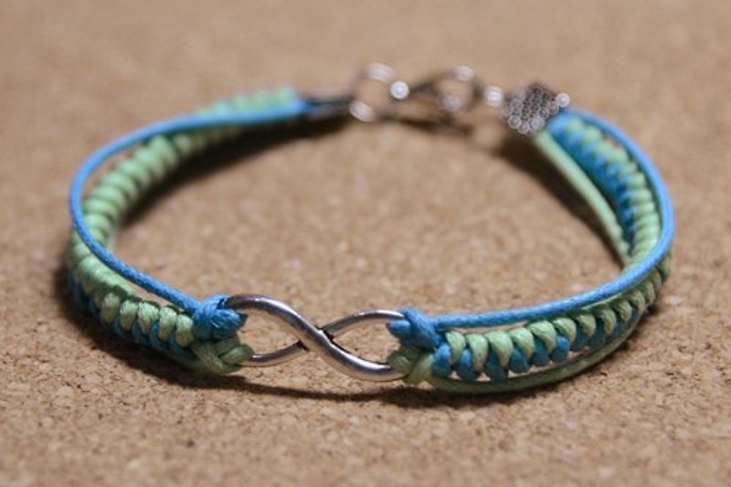 Hand-knitted bracelet 2-Love unlimited*Three-eyed alien - สร้อยข้อมือ - วัสดุอื่นๆ สีเขียว