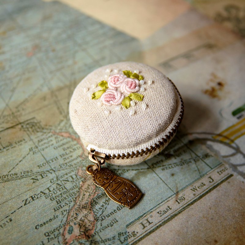 5cm Macaron embroidery floral pattern coin bag or jewelry Box, ready to ship - Coin Purses - Other Materials Multicolor
