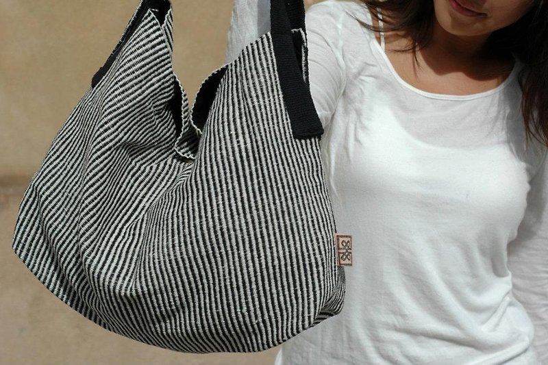 Alpana都會包-黑白條紋 NG商品 原價$1280 特價$680 - Messenger Bags & Sling Bags - Cotton & Hemp Black