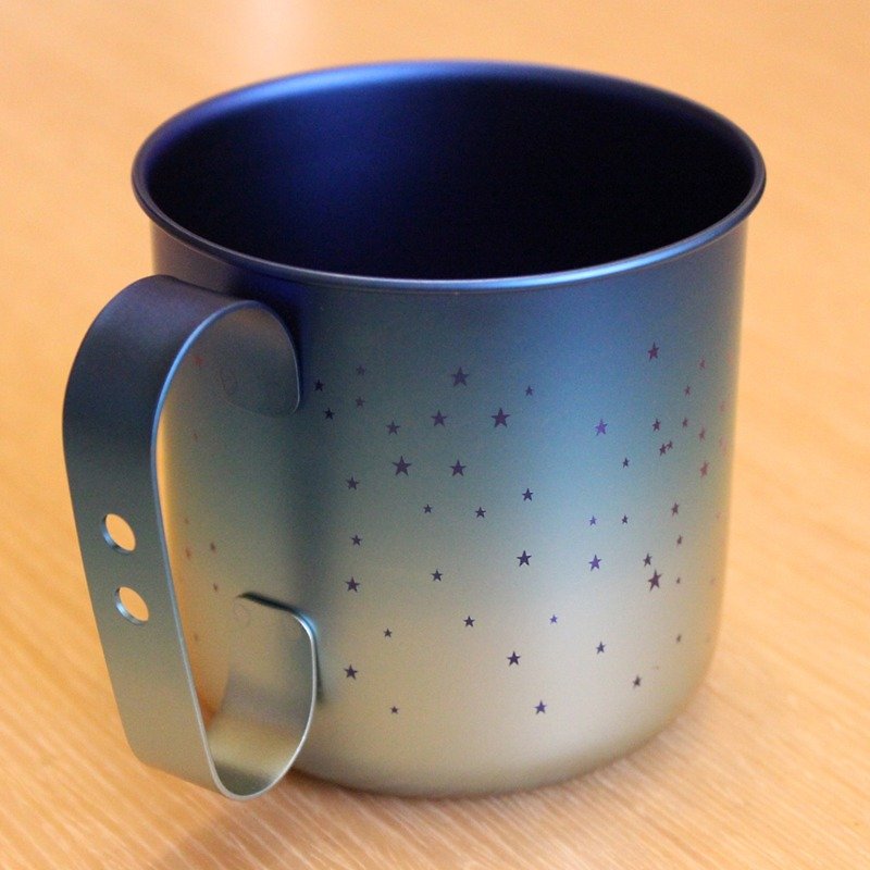 【日本製 Horie】鈦愛地球系列-日本製純鈦設計馬克杯-霜降藍 - 咖啡杯 - 其他金屬 藍色