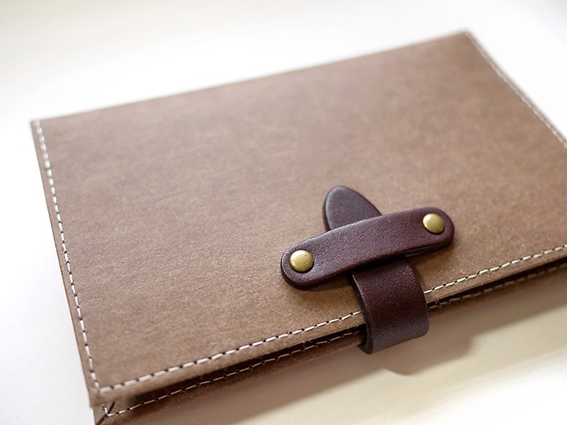 Washed leather / paper passport holder / admission package. Chocolate color - Wallets - Paper Brown