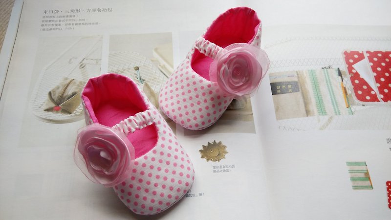 白底點點粉紗花娃娃鞋 嬰兒鞋 寶寶鞋 - 嬰兒鞋 - 其他材質 粉紅色