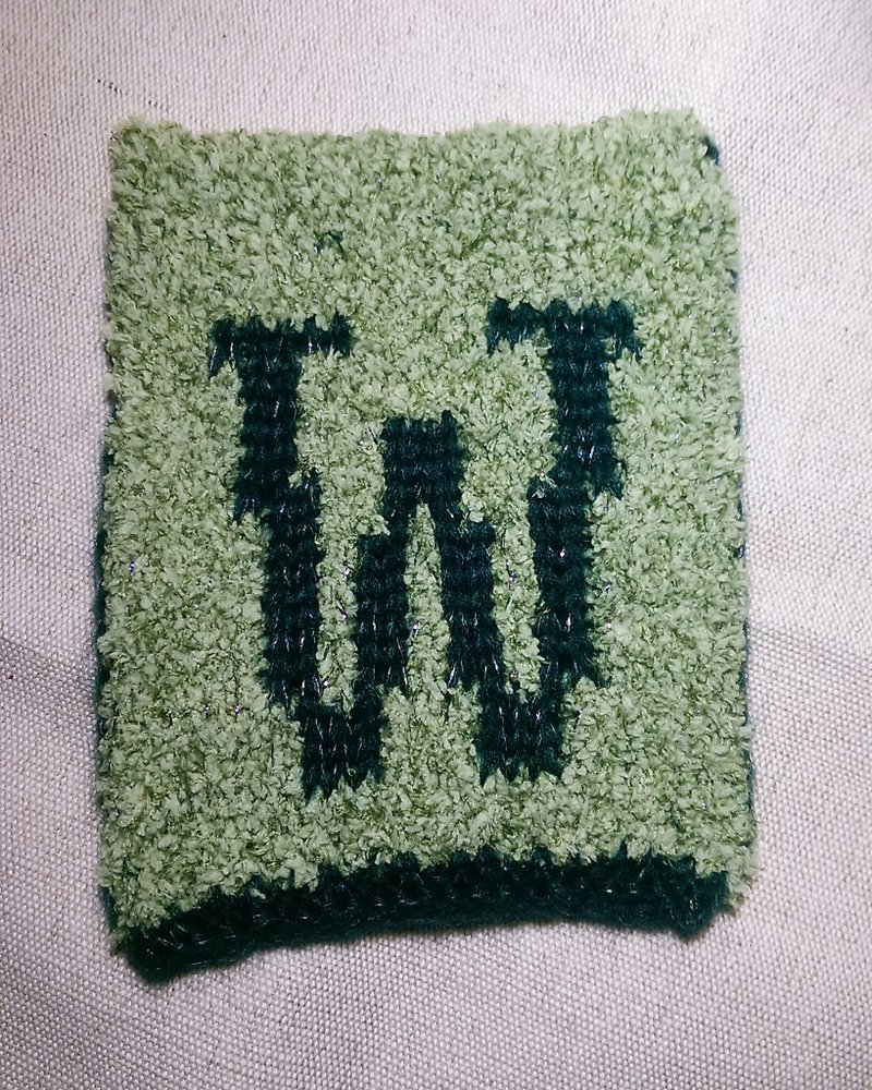 Lan woolen thread 26-letter four-corner flag-green W on green background - ของวางตกแต่ง - วัสดุอื่นๆ สีเขียว