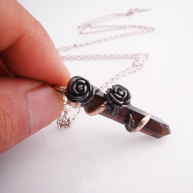 White bronze roses pendant with smoky quartz stone and oxidized antique color - Necklaces - Other Metals 