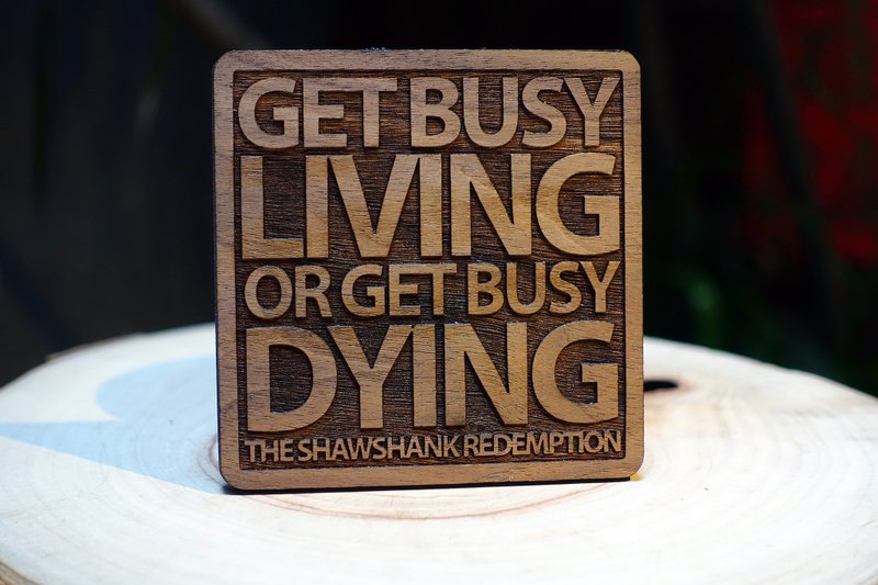 [Design] word eyeDesign saw logs coaster - "busy busy living or die." - ที่รองแก้ว - ไม้ 