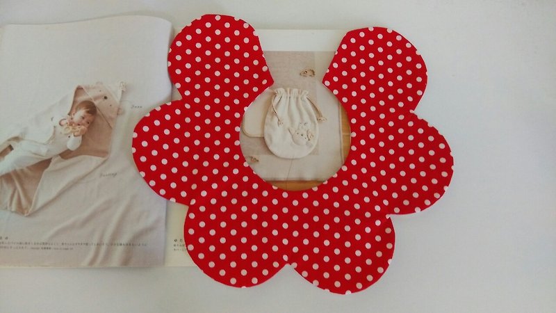 Red bottom little moon gift bib - Baby Gift Sets - Other Materials 