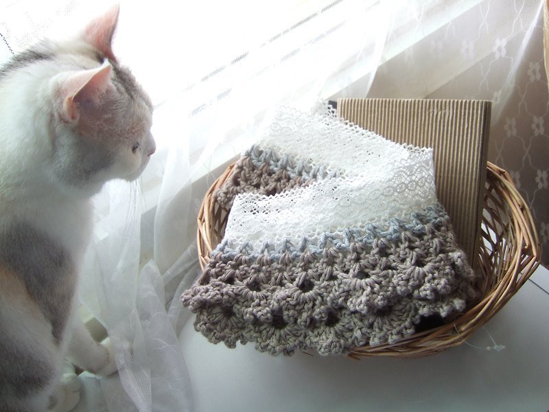 春蕾絲圍巾（淺卡其波浪款） - 絲巾 - 其他材質 