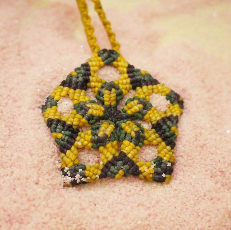 Five-pointed star personality neutral national silk wax line handmade necklace - สร้อยคอ - วัสดุอื่นๆ หลากหลายสี