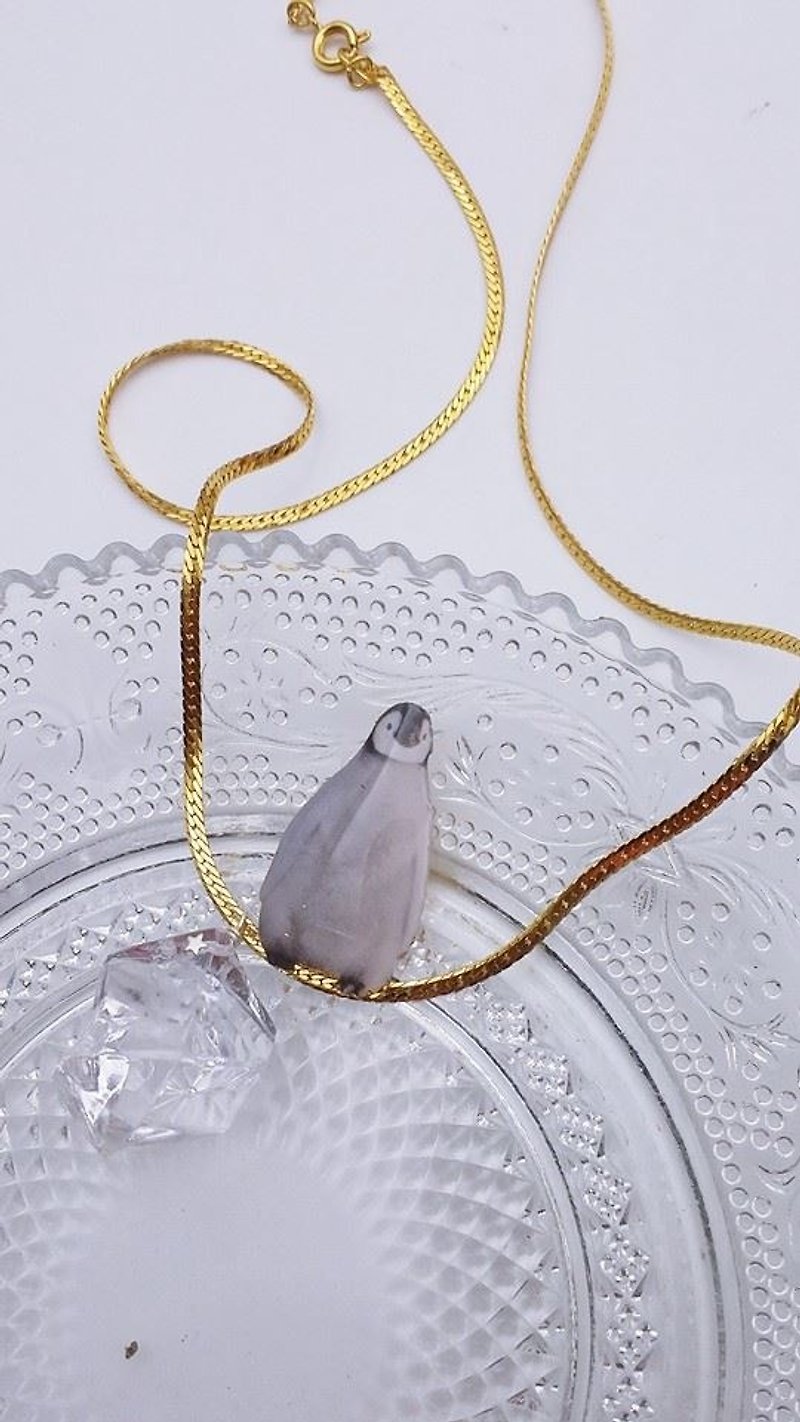 [Lost and find] Penguin ice standing on the neck - Necklaces - Other Metals White