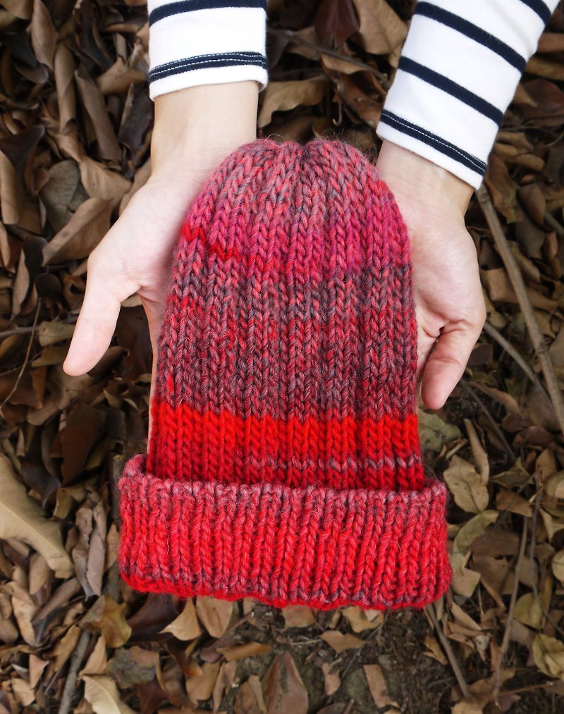 Mama 100% hand-made hat - reflexed caps wild / red gradient / New Year / gift - หมวก - วัสดุอื่นๆ สีแดง