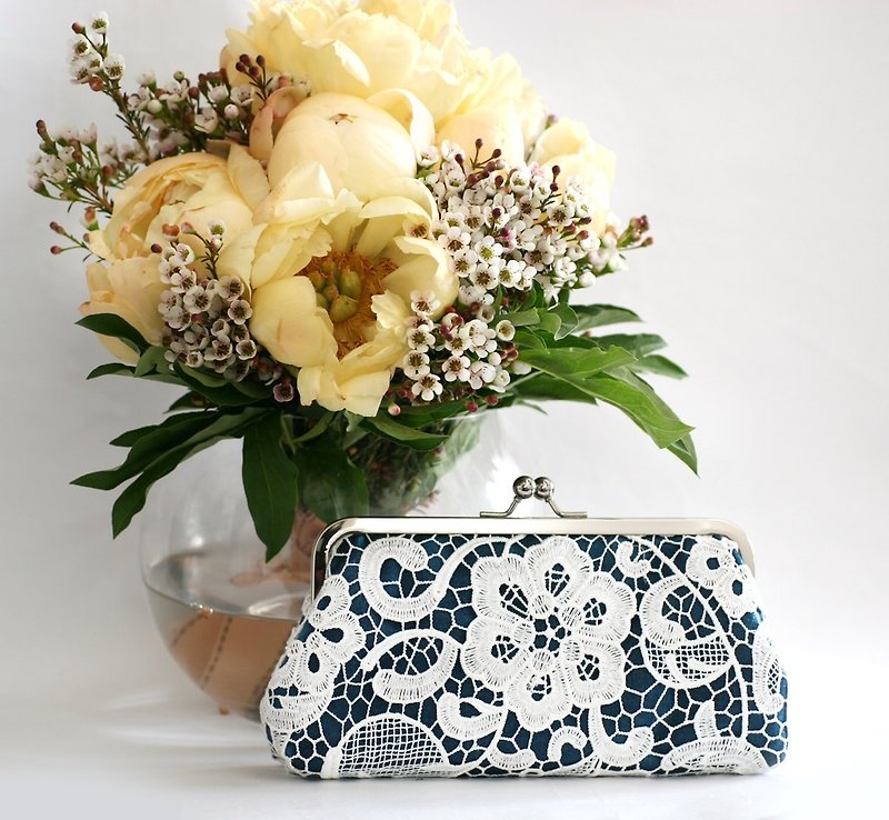 Dark blue floral lace dinner / bride / travel bag holding mouth gold - Other - Other Materials Blue