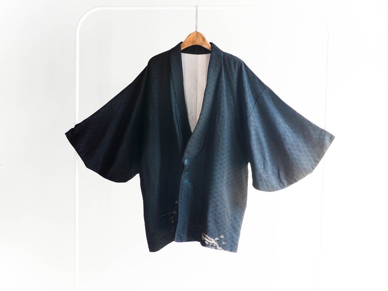 河水山 - 鳥取山水菱格刺繡 羽織 日本古董和服外套 古著 - 女大衣/外套 - 棉．麻 黑色
