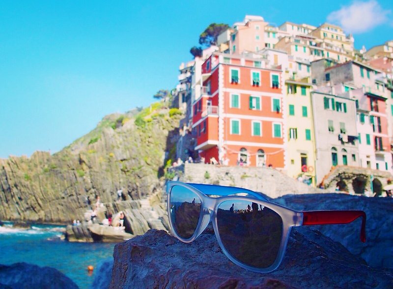 Sunglasses│Transparent White Frame│Silver Lens│ UV400 protection│2is Nylon - Sunglasses - Plastic Multicolor