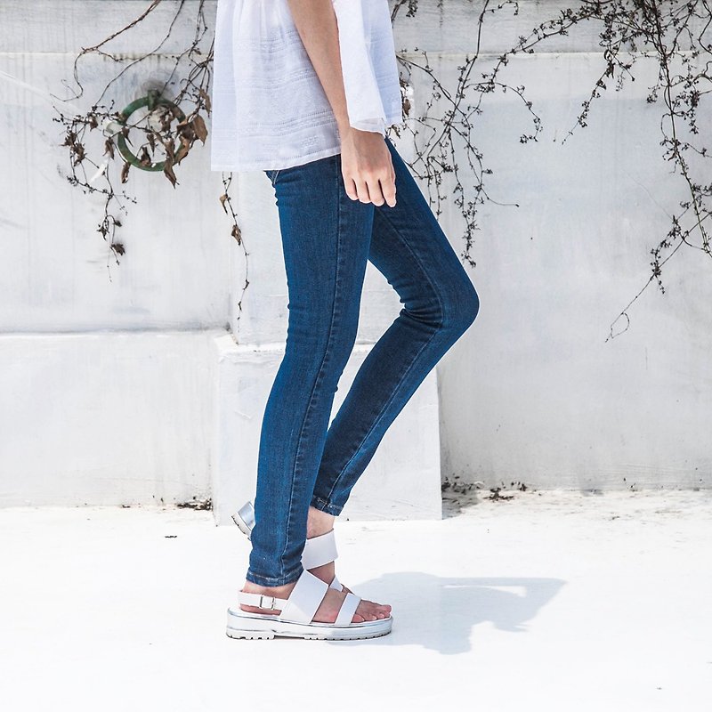 Skinny Fitted Elastic Jeans_5SF553_ Denim Blue - กางเกงขายาว - วัสดุอื่นๆ สีน้ำเงิน
