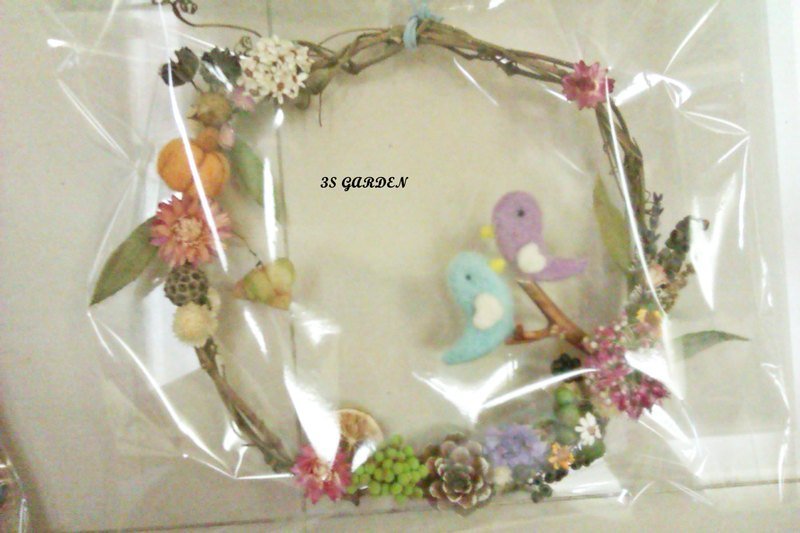 Cute bird fruit wreath - ตุ๊กตา - พืช/ดอกไม้ สีแดง