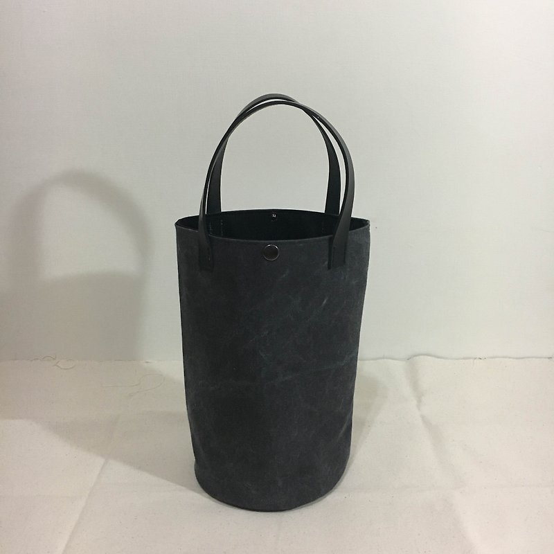 Simple bucket bag, washed iron ash hand-stitched leather - กระเป๋าถือ - ผ้าฝ้าย/ผ้าลินิน สีเทา