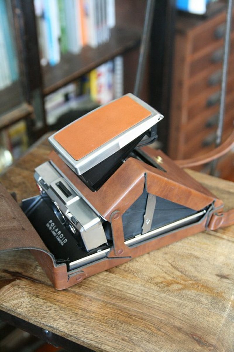 EVERYDAY CASE，極品超優，皮革變形金剛，經典SX70原廠開合皮套。不含相機 - 證件套/識別證套 - 真皮 咖啡色