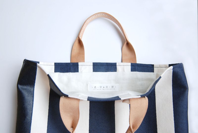 Dark blue silk bag between straight strap + plus package - กระเป๋าใส่เหรียญ - วัสดุอื่นๆ สีน้ำเงิน