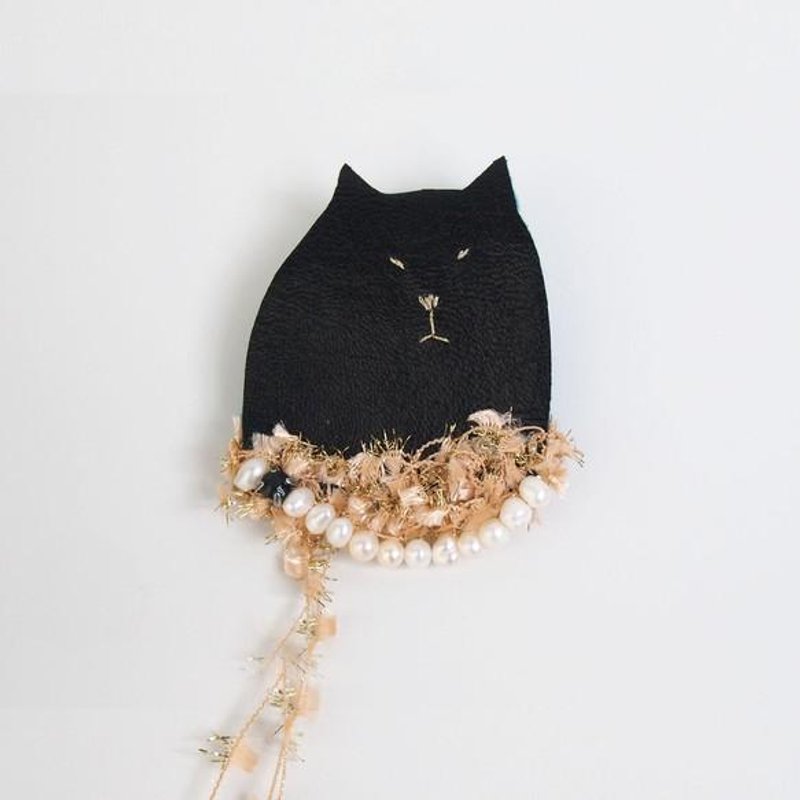 おめかし猫の貴婦人ブローチ001号【受注生産】 - 胸針 - 人造皮革 黑色