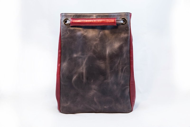 深咖啡色和褐紅色的皮革紙袋型束口包 ( News Paper Bag ) - 水桶包/束口袋 - 真皮 黑色