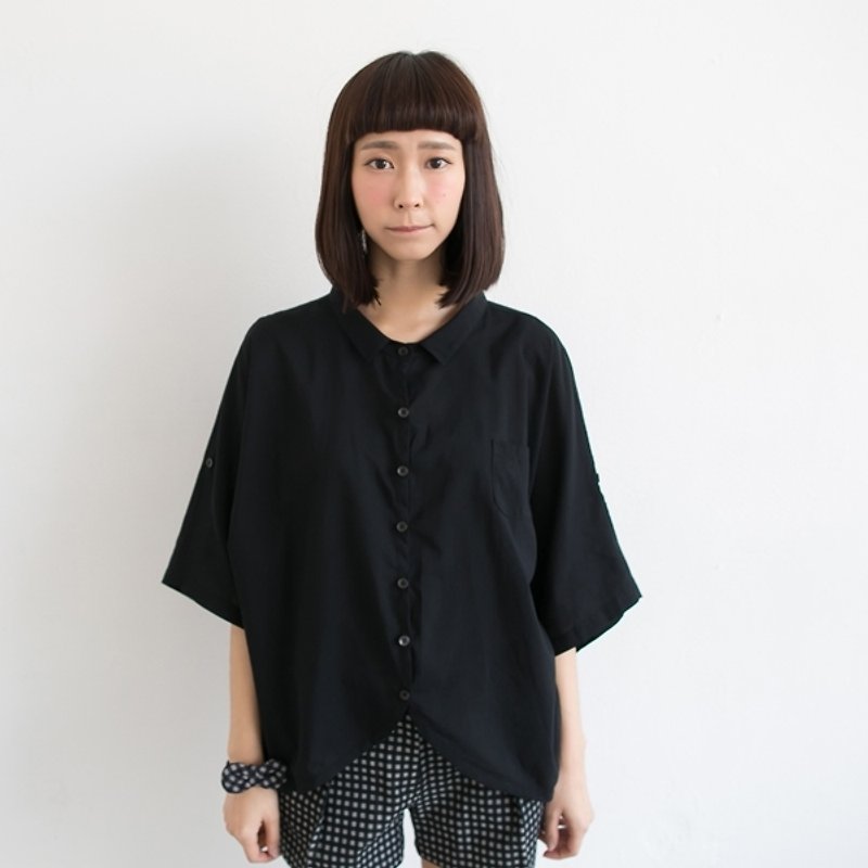 蝙蝠袖造型襯衫(附袖盼)_黑 - เสื้อเชิ้ตผู้หญิง - วัสดุอื่นๆ สีดำ