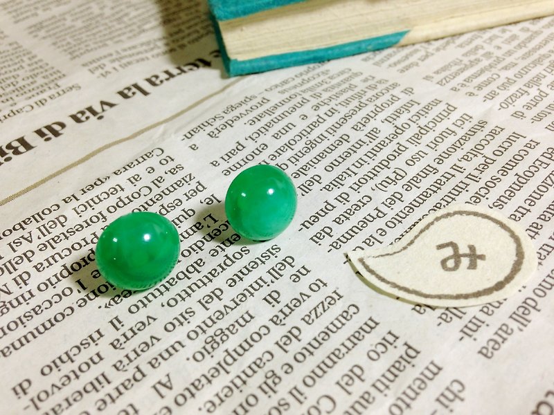 【Earrings】Takema Assistant's Secret*Can be changed to clip style - Earrings & Clip-ons - Plastic Green