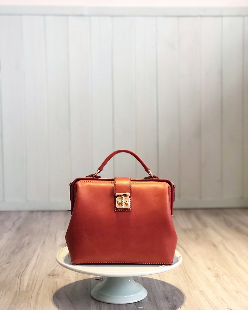 【Doctor23】Handmade leather M size Doctor Bag Special Order - กระเป๋าแมสเซนเจอร์ - หนังแท้ สีนำ้ตาล