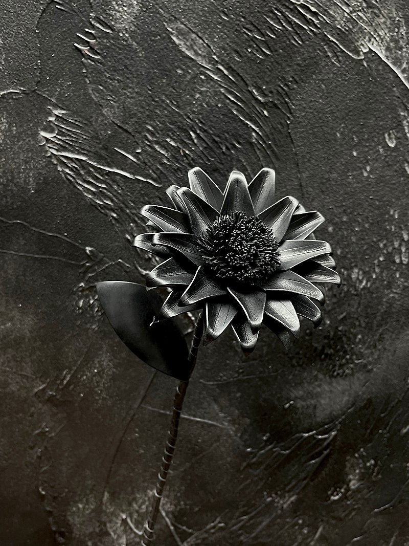 Black Leather Sunflower - ของวางตกแต่ง - หนังแท้ สีดำ