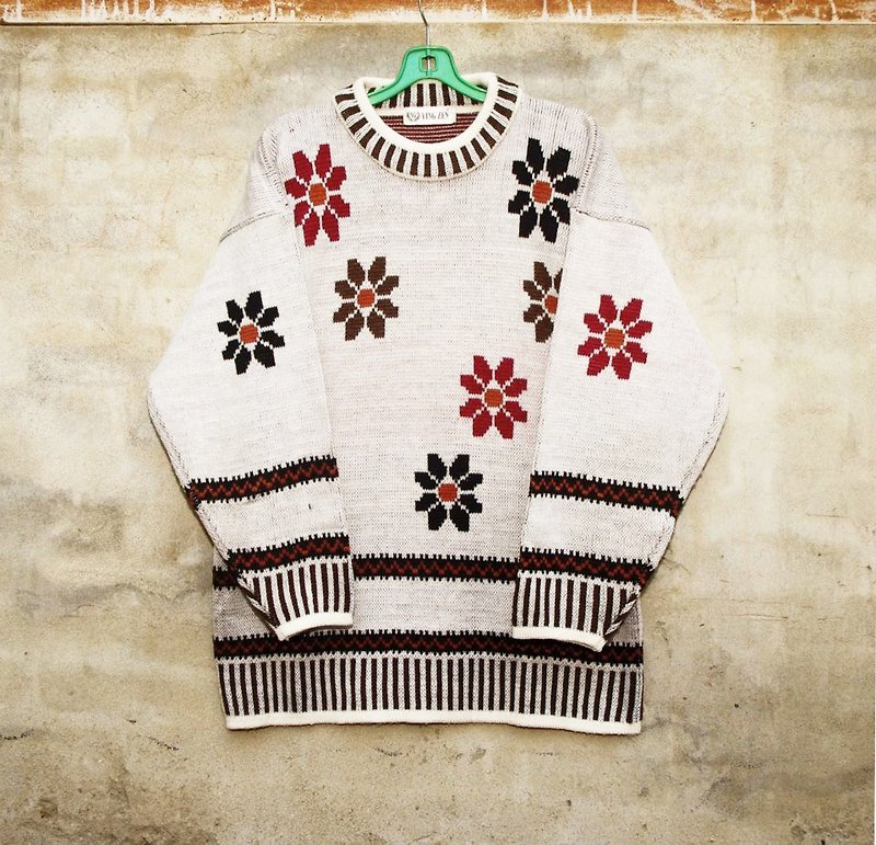 Geometric Flower Sweater - dislocation vintage - - สเวตเตอร์ผู้หญิง - วัสดุอื่นๆ ขาว
