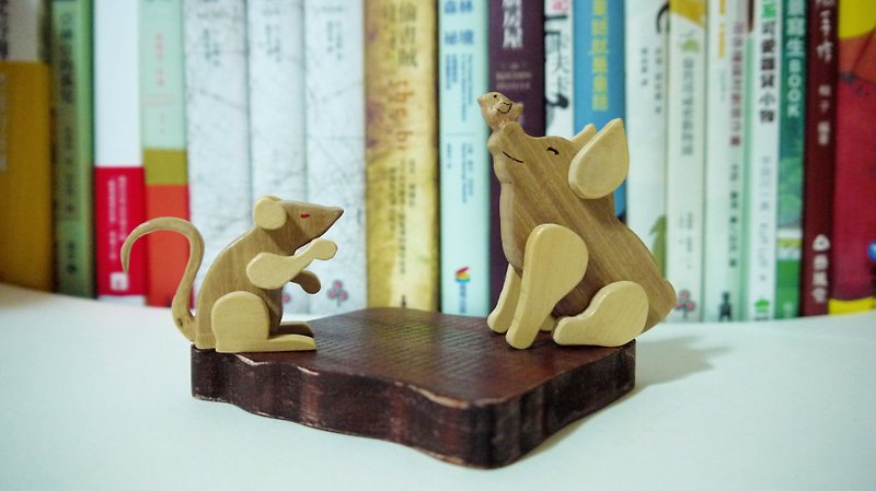 Handmade wooden - Topics Animal mobile phone holder - ที่ตั้งมือถือ - ไม้ สีนำ้ตาล