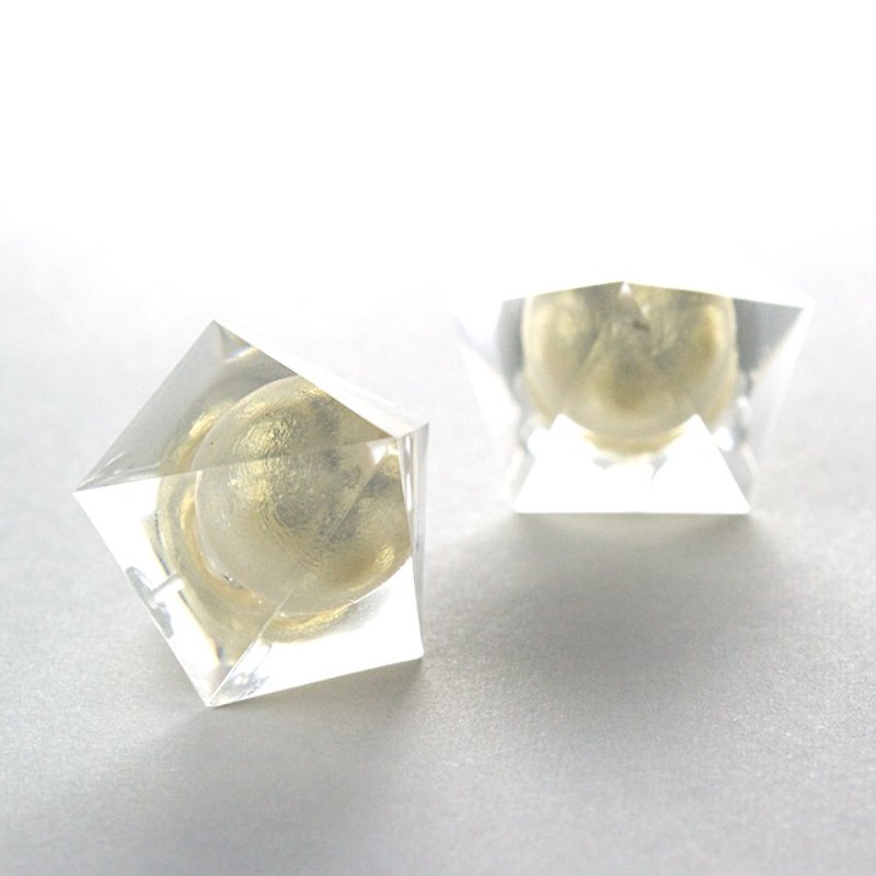 Pentagon earrings (Pearl 18) - ต่างหู - วัสดุอื่นๆ ขาว