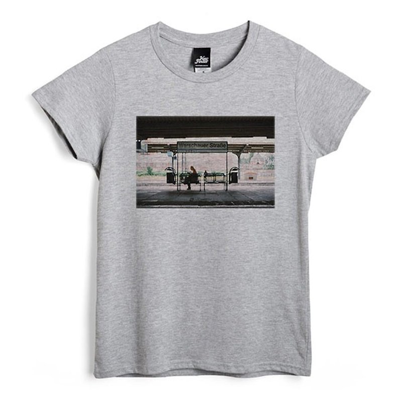 Warsaw Street Station - Deep Heather Grey - Women's T-Shirt - เสื้อยืดผู้หญิง - ผ้าฝ้าย/ผ้าลินิน สีเทา
