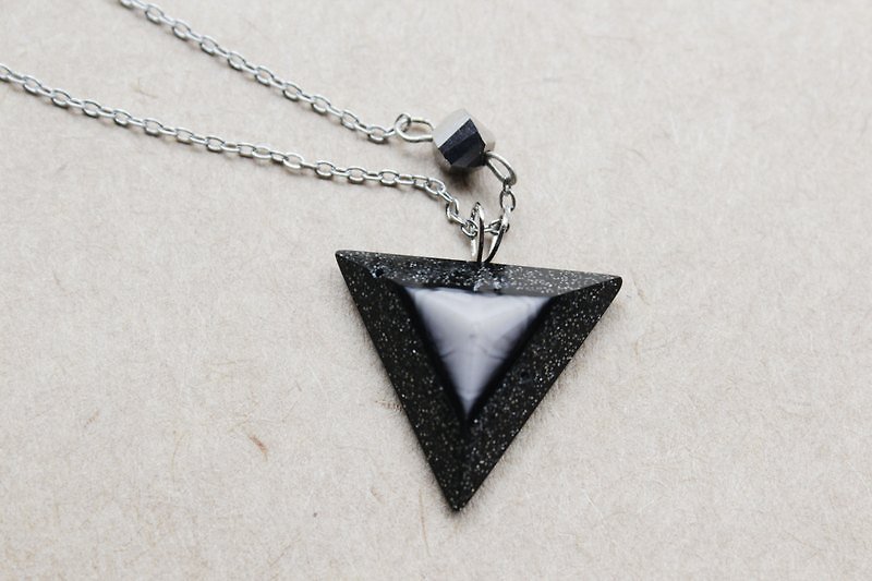 [Necklace] Joy series - Satellite triangle necklace - Necklaces - Other Materials Black