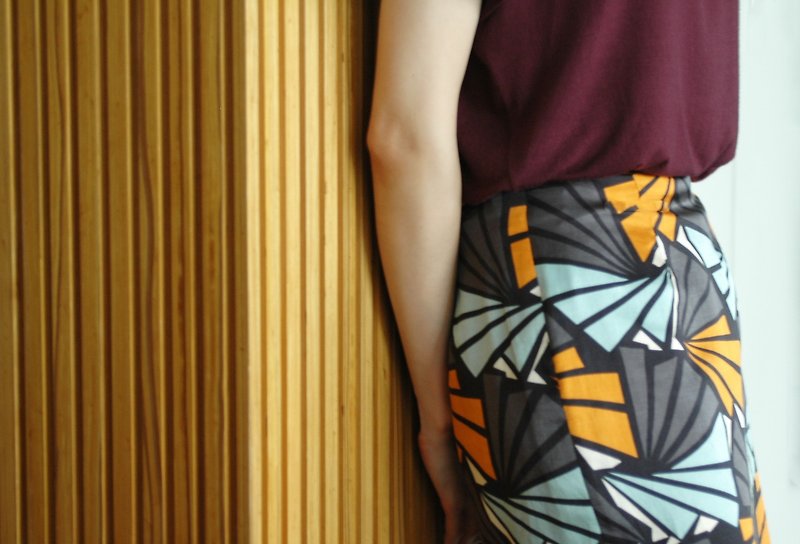 Limited 100% silk scallop print pencil skirt - กระโปรง - กระดาษ 