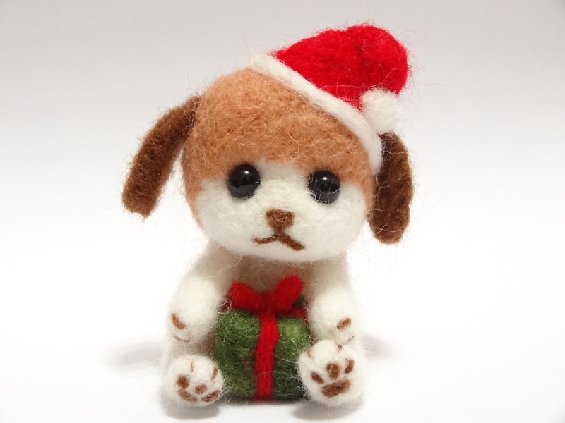 聖誕小狗狗 米格魯-羊毛氈  "鑰匙圈、吊飾、擺飾、聖誕交換禮物"(可客製化更改顏色) - 鑰匙圈/鑰匙包 - 羊毛 咖啡色
