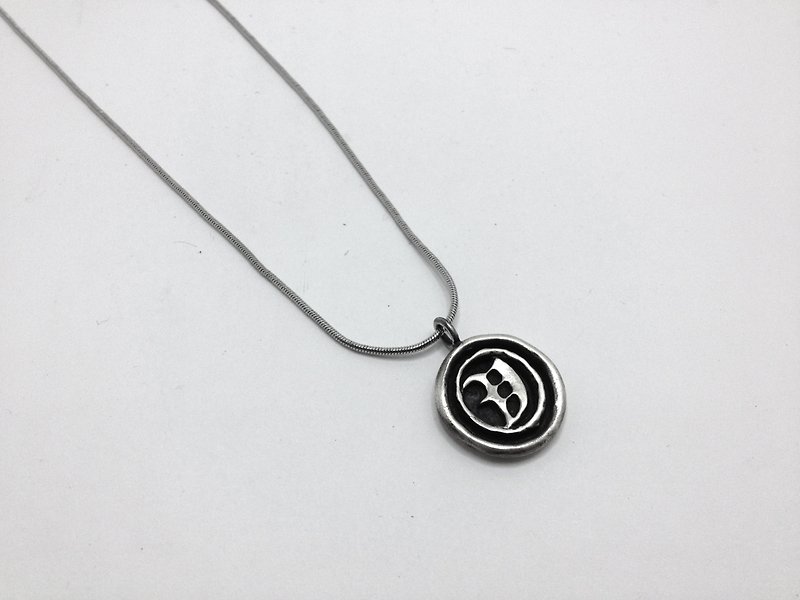 Classic V Seal Wax, Sterling Silver Vintage Necklace | Classic V Seal Wax Necklace - Necklaces - Other Metals White