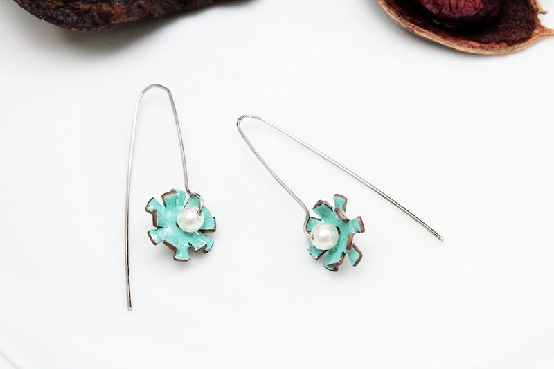 Flora Earrings 花朵琺瑯耳環(藍綠) - 耳環/耳夾 - 其他金屬 藍色