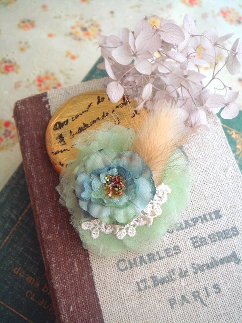 Garohands Melaleuca stone moss green rabbit tail grass pansy brooch F044 feel small roses gift - Brooches - Other Materials Green