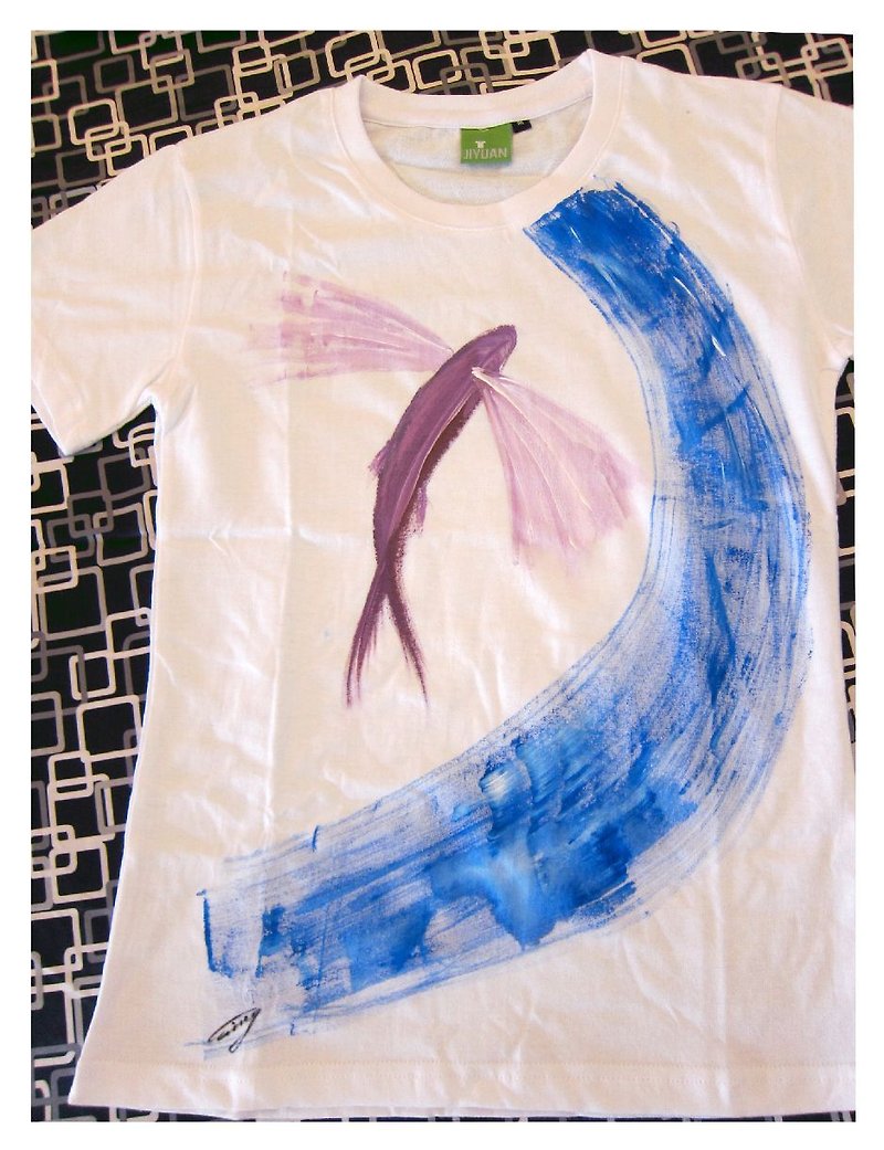 Leaping Fish-Winwing Hand-painted Clothes - เสื้อยืดผู้หญิง - ผ้าฝ้าย/ผ้าลินิน 