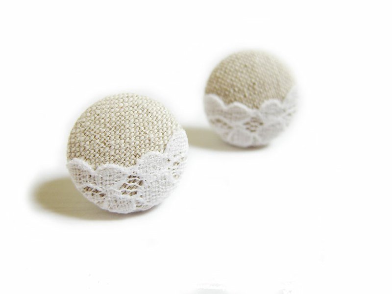 ナチュラルリネンの布の色のレースのイヤリング - ピアス・イヤリング - その他の素材 